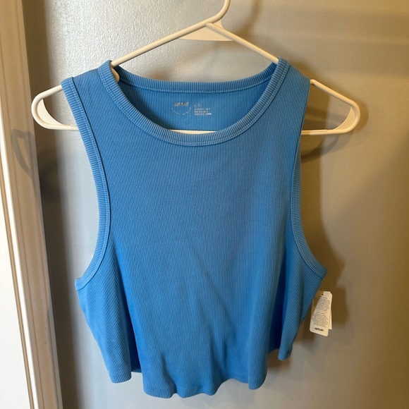 NWT Aerie Tank - Picture 2 of 4